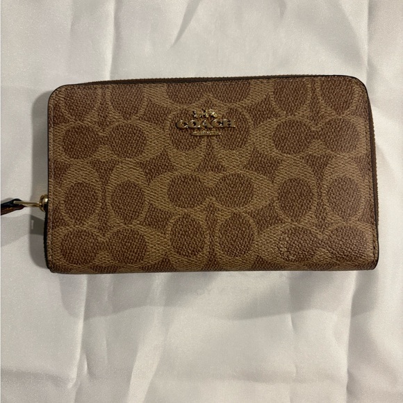 Coach Tan Signature Zip Wallet - Picture 1 of 2